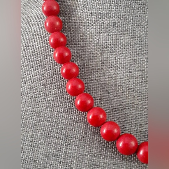 Vintage Red Bead Necklace - Picture 3 of 7